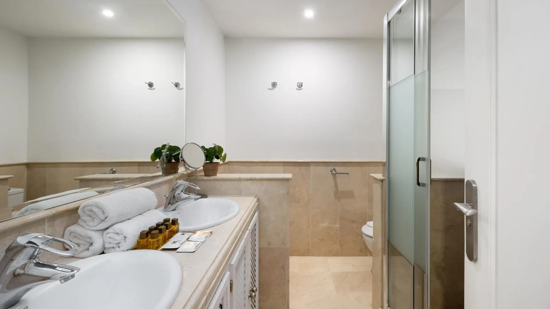 Vacation Marbella - Villa Federer, Old Town With A Big Communal Pool And Andalusian Garden